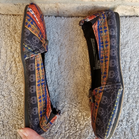 Maj Pole Slip On Ballet Flats Black Gold Orange Tribal Skull Shoes (Womens 5/6) - Picture 3 of 9